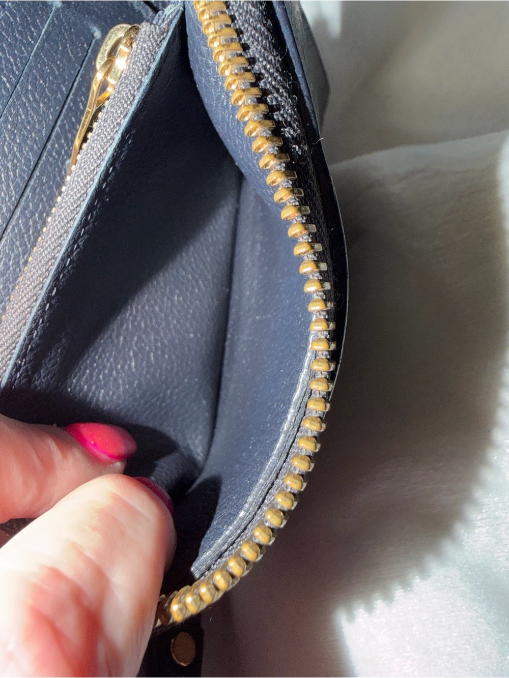 Louis Vuitton Black Empreinte (Embossed) Monogram Leather Compact Wallet, Soft! - Picture 13 of 15